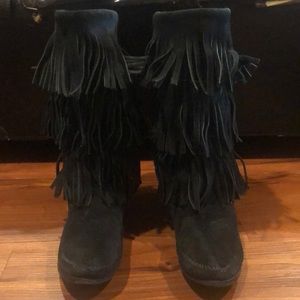 Three layer fringe boot